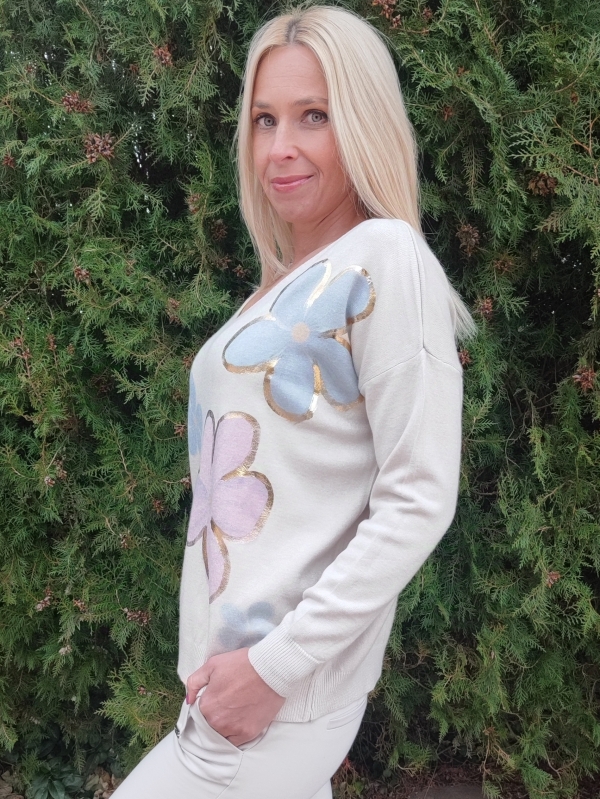 Women's sweater