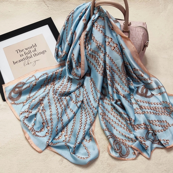 Women's scarf in blue