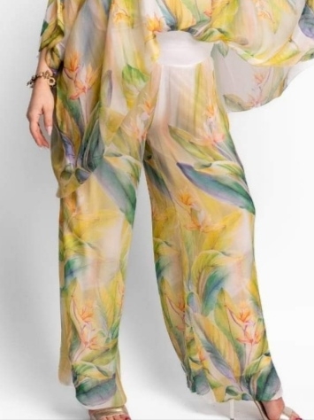 Silk Pants with a Loose Fit and Elastic Waistband in White