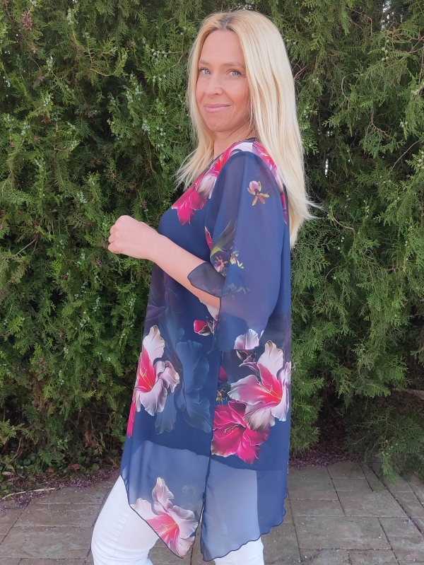 Women's tunic in dark blue with floral print