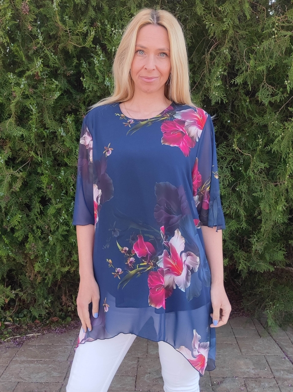 Women's tunic in dark blue with floral print
