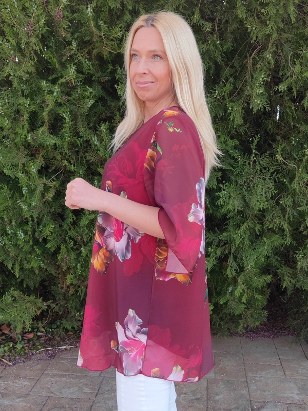 Women's tunic in burgundy with floral print