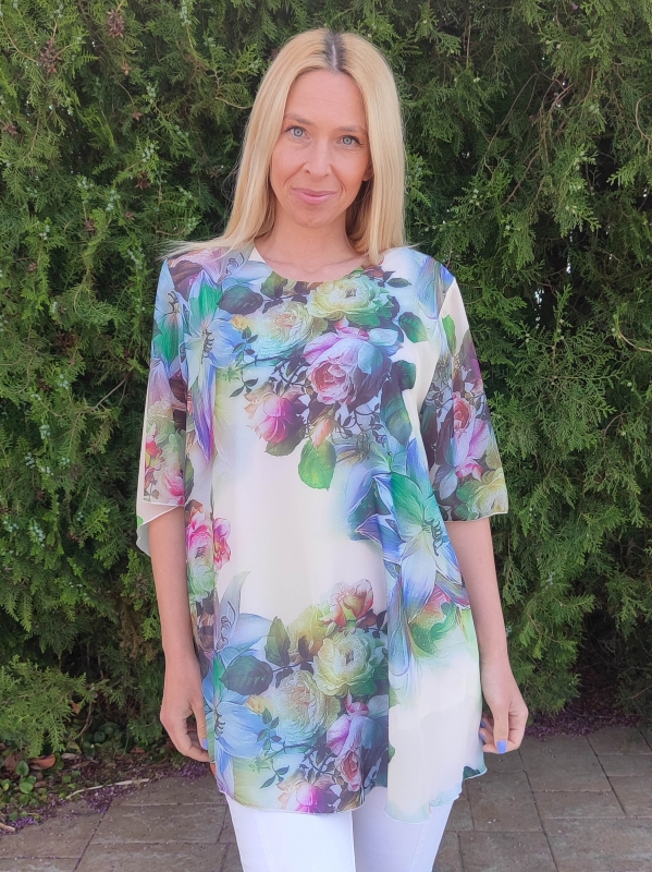 Women's tunic in beige with floral print