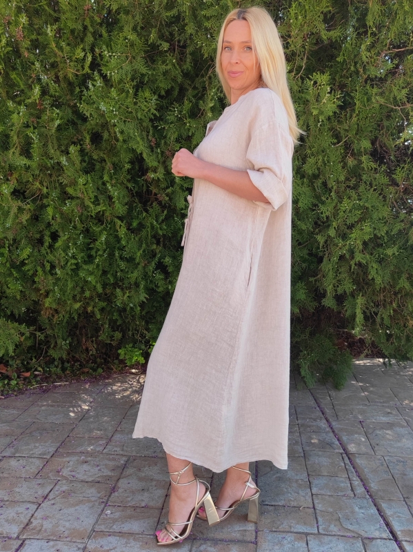 Ленена рокля с копчета в бежово