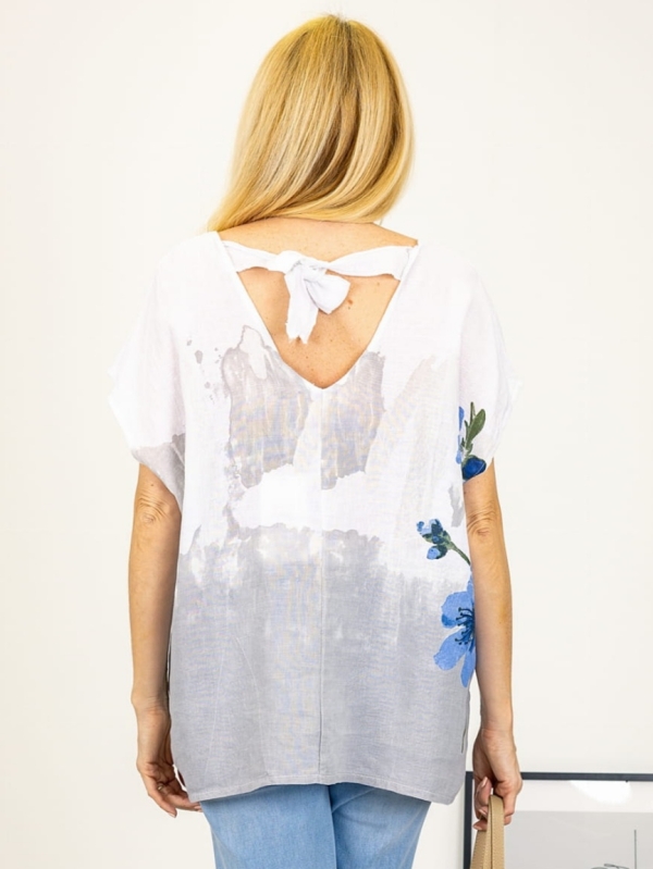 Linen blouse with ribbon in white