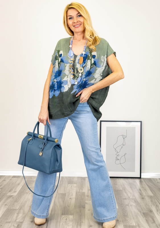 Linen blouse with ribbon in haki