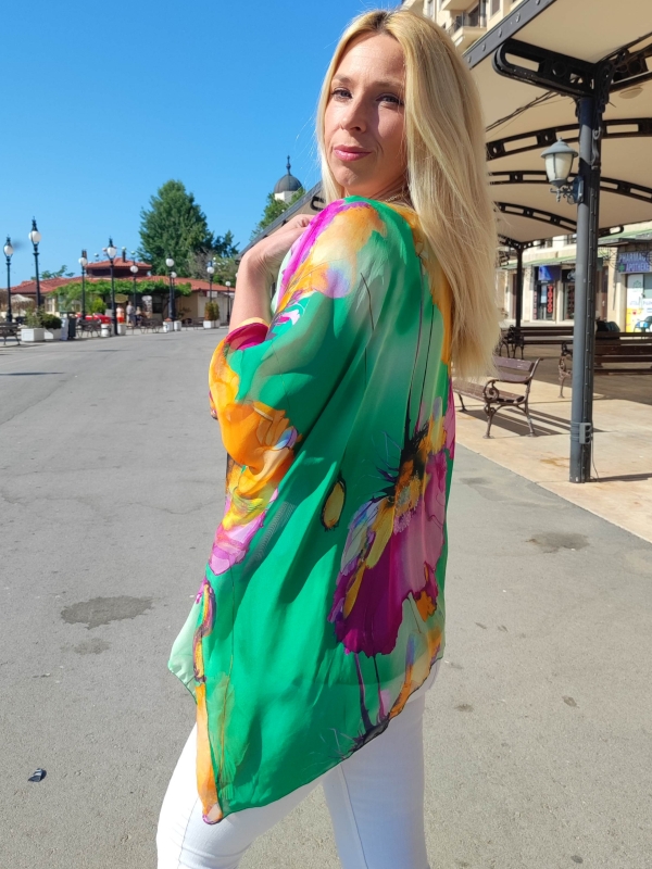  Women's silk tunic with flowers 