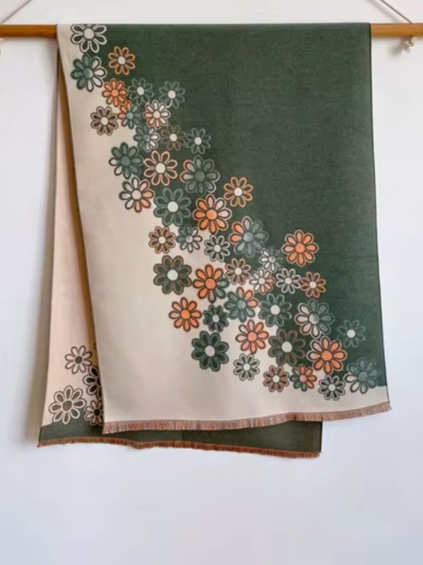 Women's scarf with floral motifs in green and beige