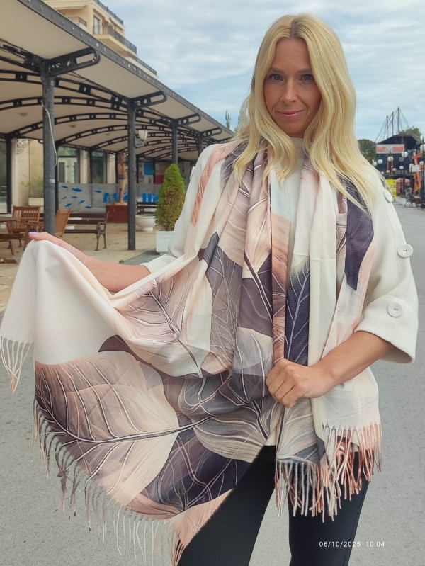 Cashmere scarf “Golden Leaf”