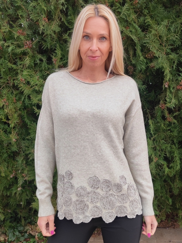 Women's sweater with circles 