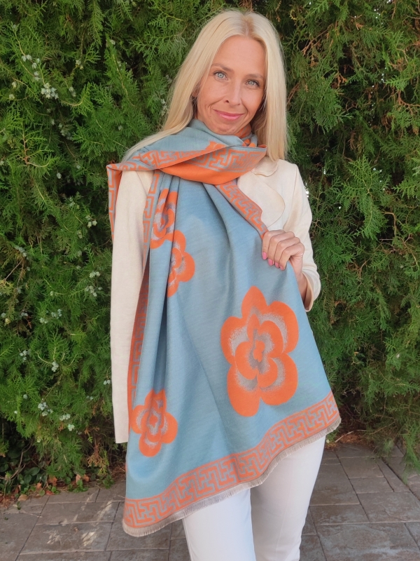 Women's cashmere scarf 
