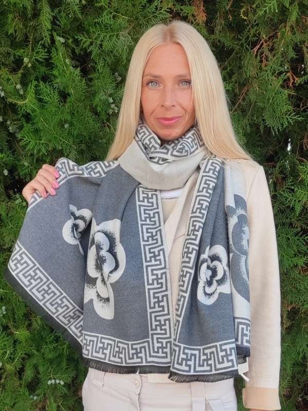Women's cashmere scarf 