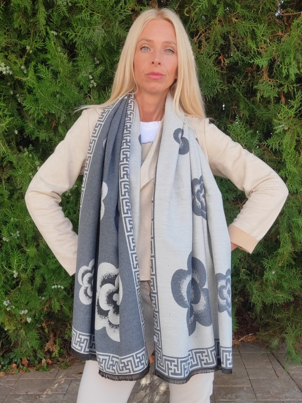Women's cashmere scarf 