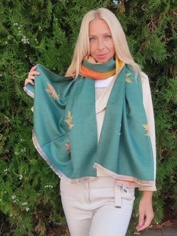 Women's cashmere scarf 