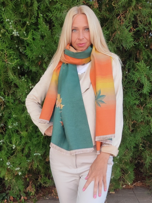 Women's cashmere scarf 