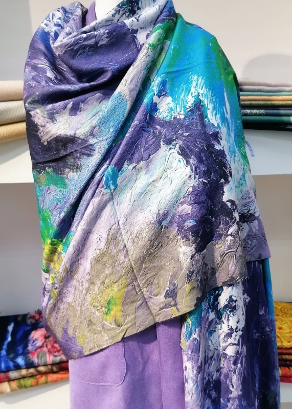 Women's cashmere scarf 