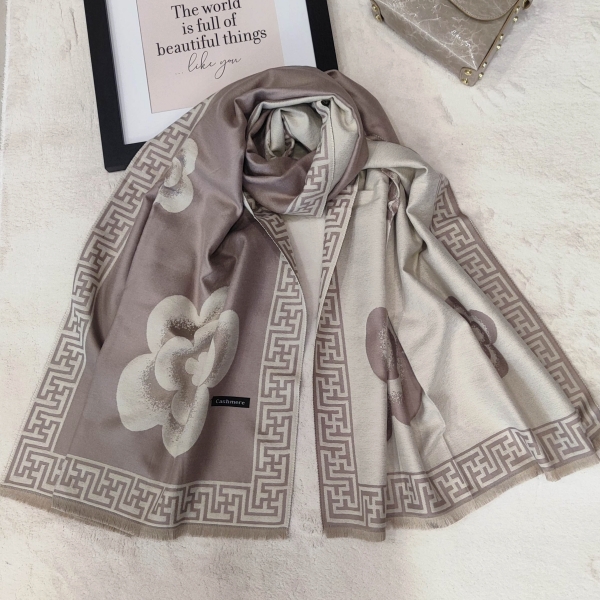 Women's cashmere scarf 