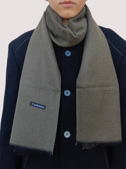 Men's cashmere scarf in haki 