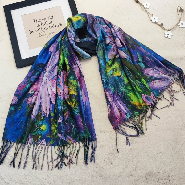 Women's cashmere scarf 