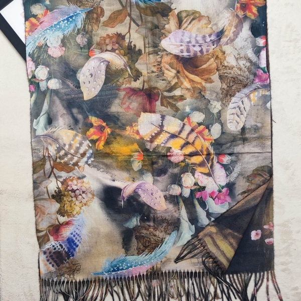 Women's cashmere scarf 