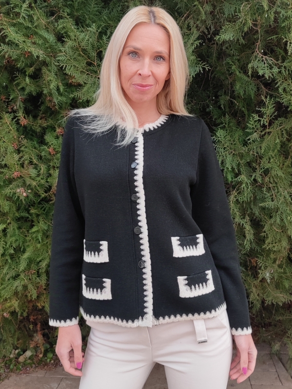 Women's jacket-style vest in black