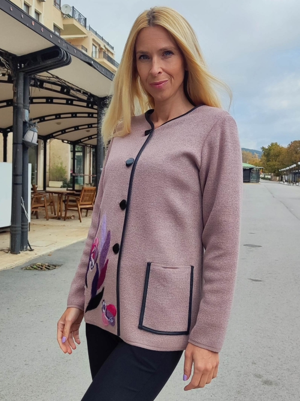 Дамска жилетка в розово с апликация