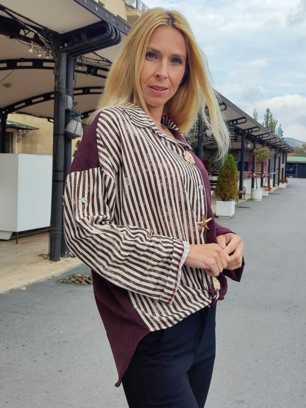 Дамска риза „Бордо и райе“ – модерна визия с характер