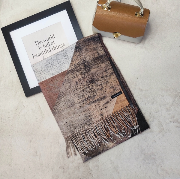 Кашмирени шал с геометричен принт 