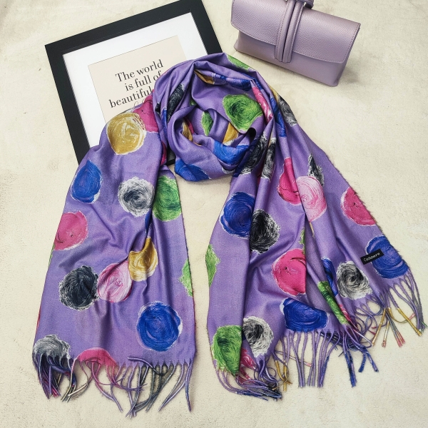 Дамски кашмирен шал на топки в лилаво