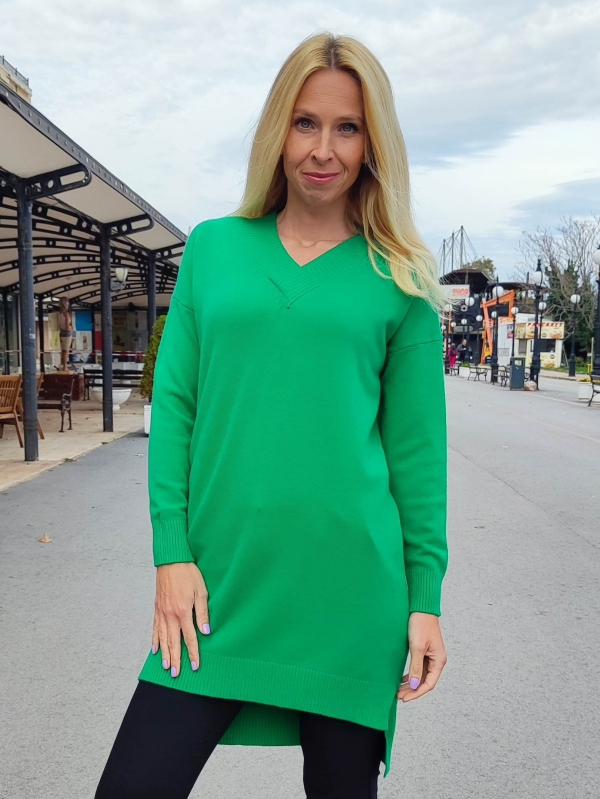 Green tunic with V-neck – Elegant and comfortable style for every day