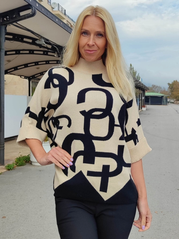 Women's black and beige sweater  - stylish autumn look