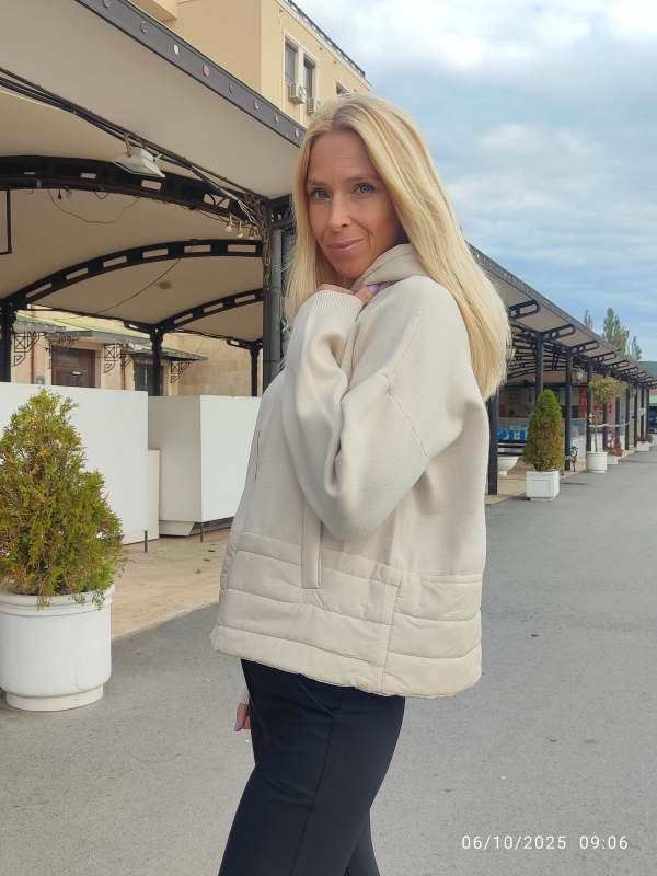 Women's cardigan in an elegant beige and white color