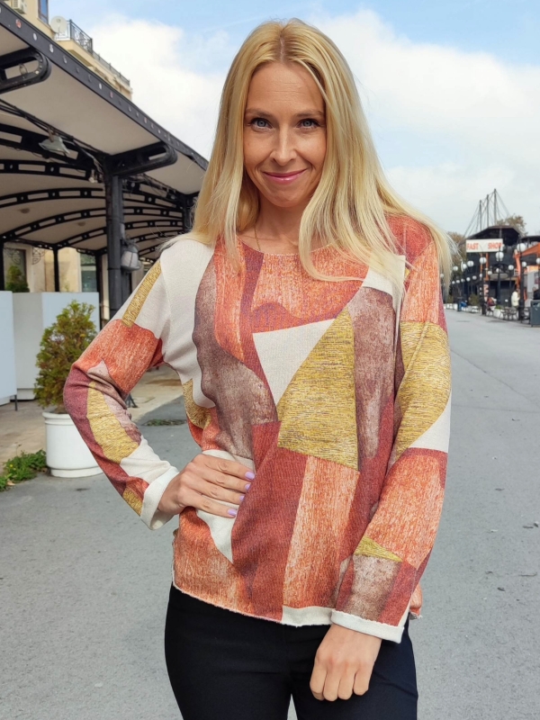 Дамски блуза с геометричен принт в  есенни цветове