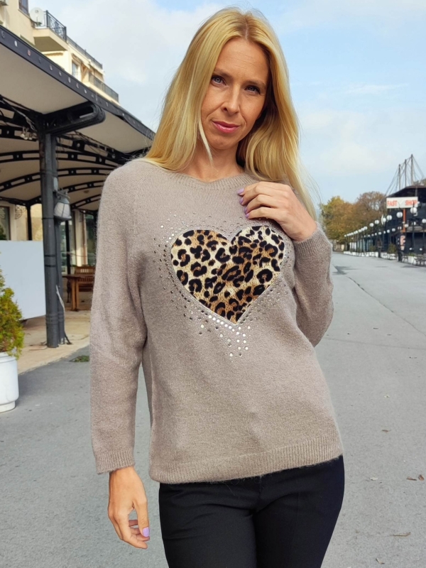 Women's blouse with alpaca in beige 