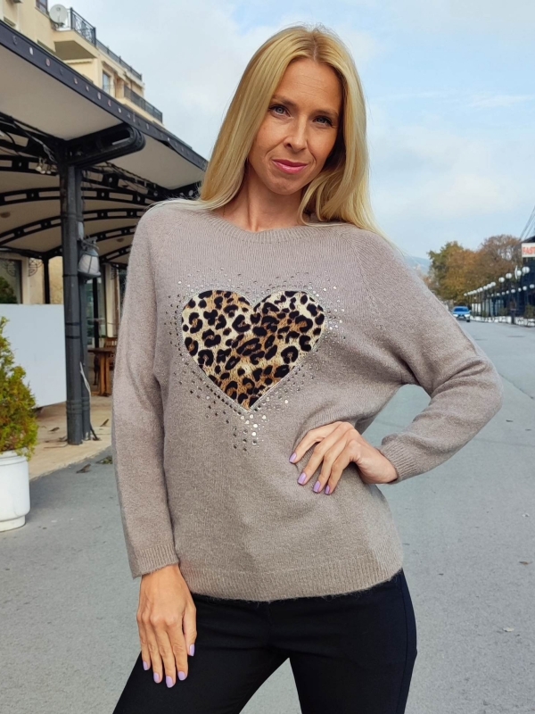 Women's blouse with alpaca in beige 