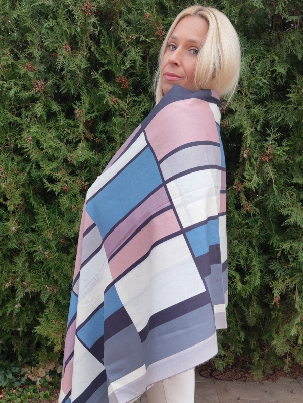 Дамски кашмирен шал с геометричен принт 