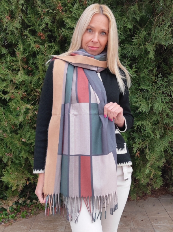 Дамски кашмирен шал с геометричен принт 