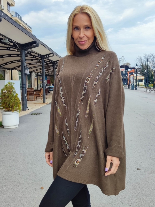 Елегантна  макси туника в кафяво с поло яка и декоративни мотиви