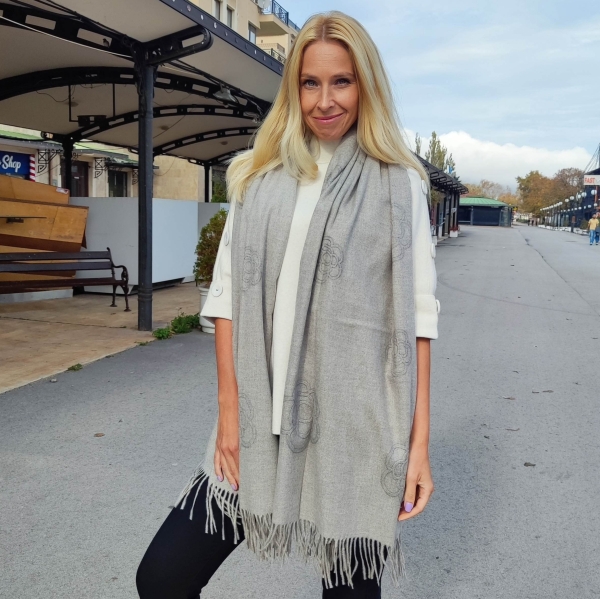 Зимен дамски шал