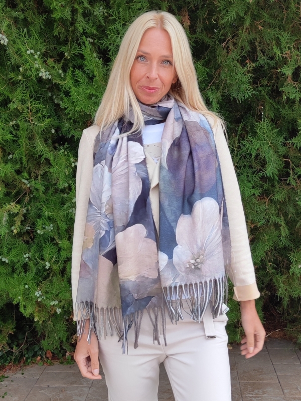 Шал с флорални мотиви „Цветна палитра“