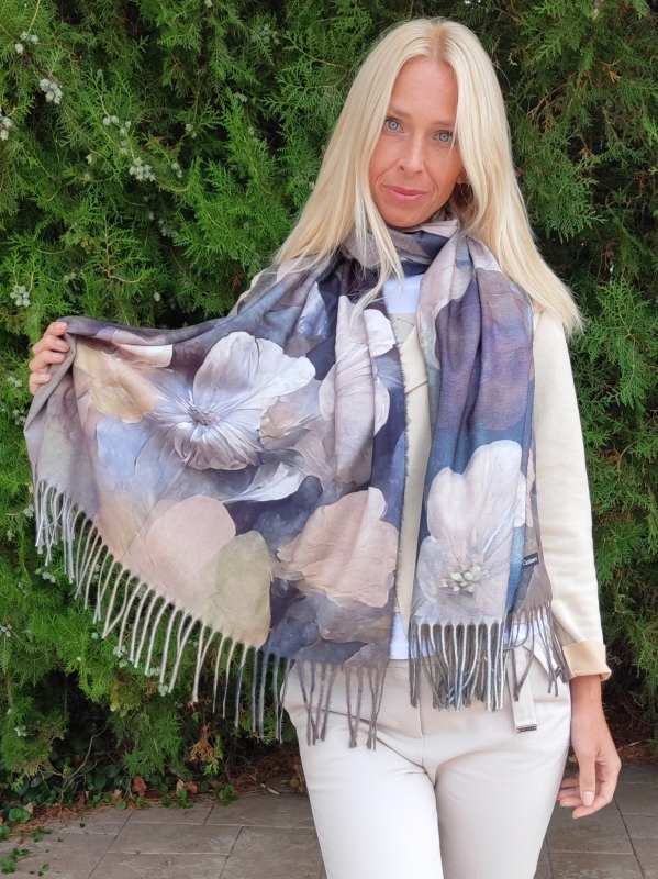 Шал с флорални мотиви „Цветна палитра“