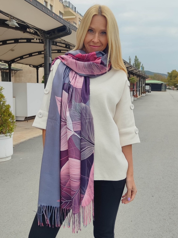 Cashmere scarf “Golden Leaf”