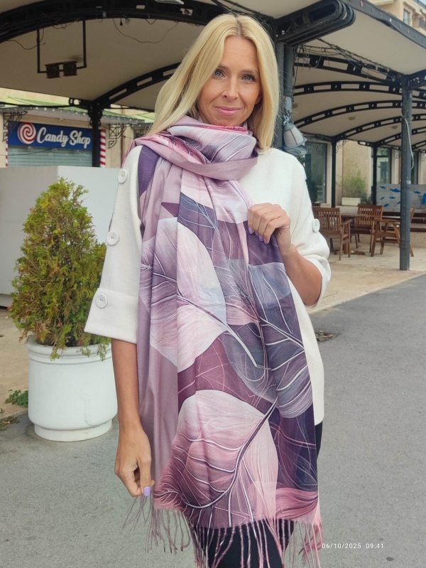 Scarf “Golden Leaf”