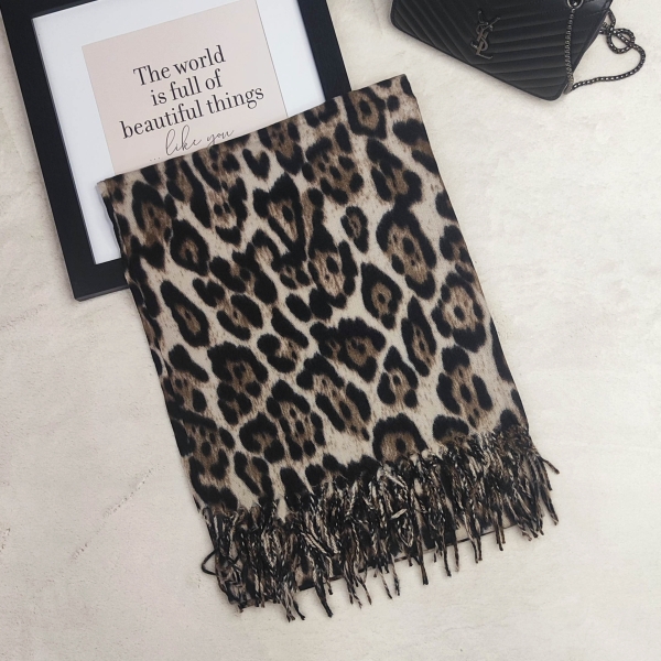 Women's winter scarf 