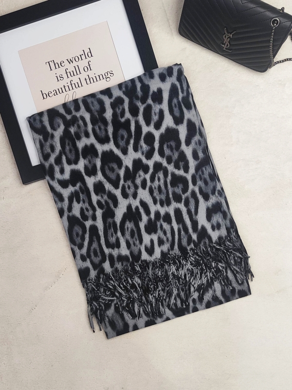 Дамски шал с леопардов принт