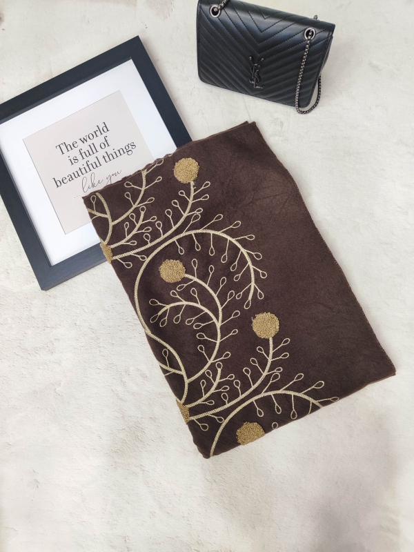Elegant Viscose Scarf with Gold Embroidery