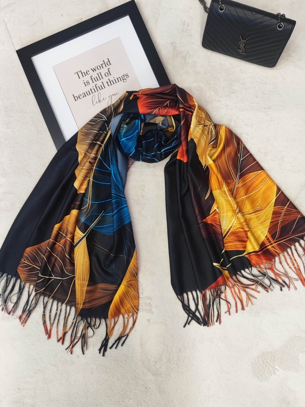 Елегантен дамски шал “Golden Leaf”