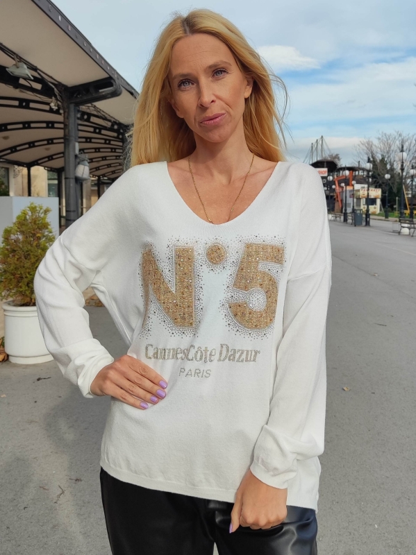 Women's sweater with V-neck and decorative accent