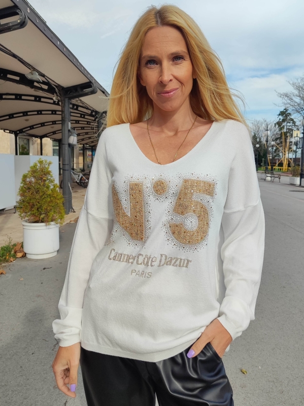 Women's sweater with V-neck and decorative accent