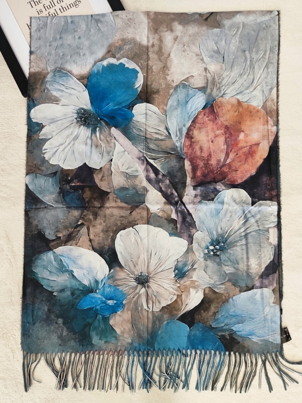 Scarf with floral motifs "Color Palette"